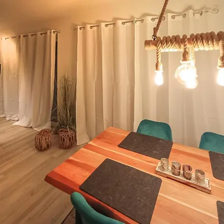 Front In With Sauna Apartmán